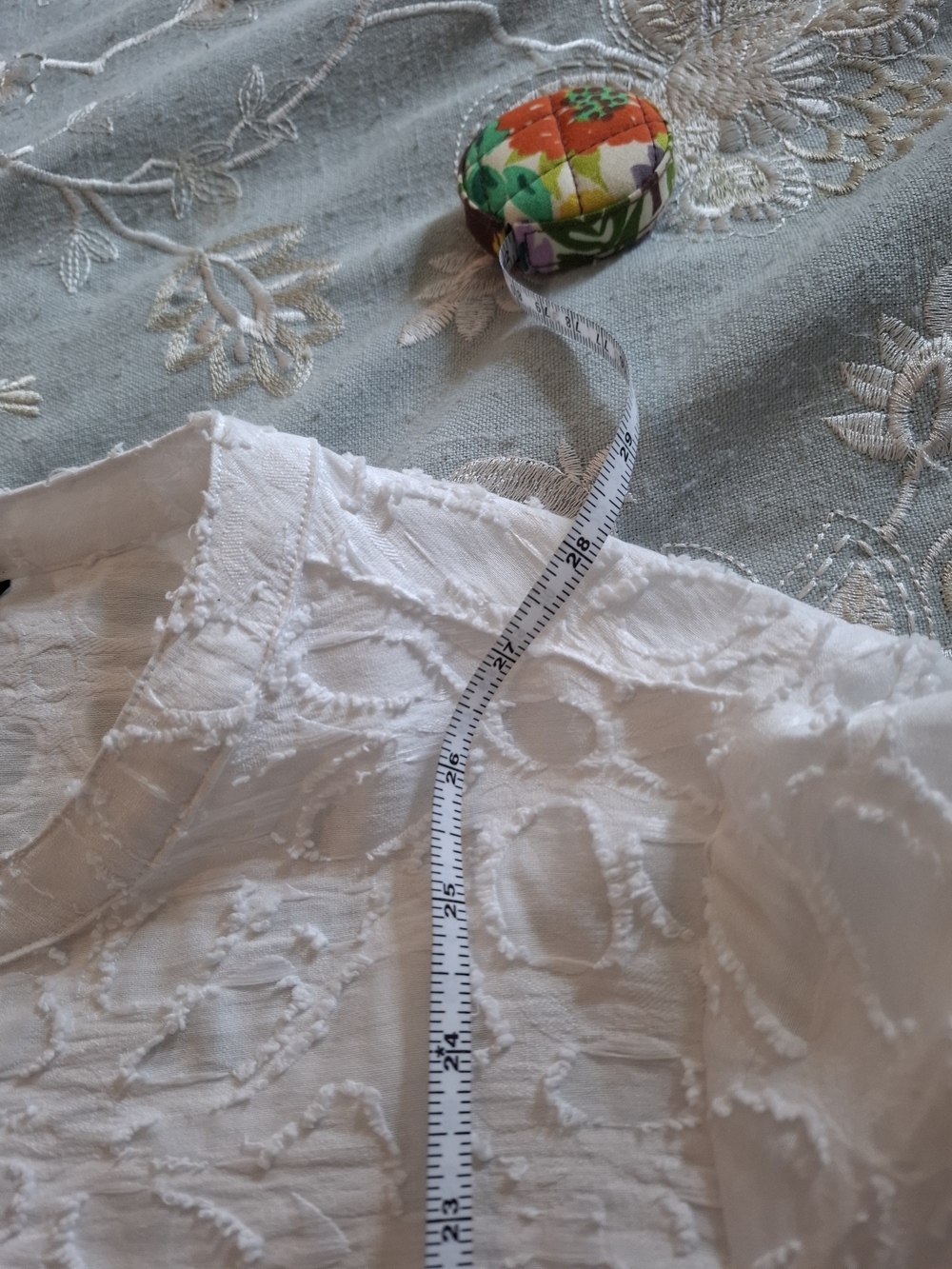 Ali Miles White Textured Split-Neck Tunic - Picture 7 of 15